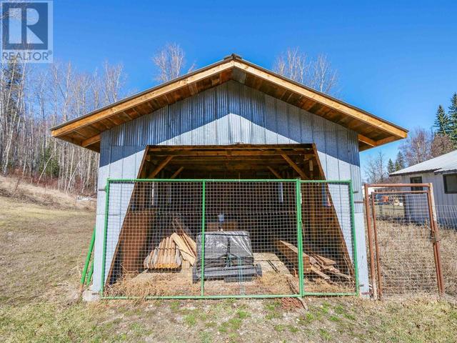 1160 West Fraser Road, House detached with 4 bedrooms, 1 bathrooms and null parking in Cariboo I BC | Image 32