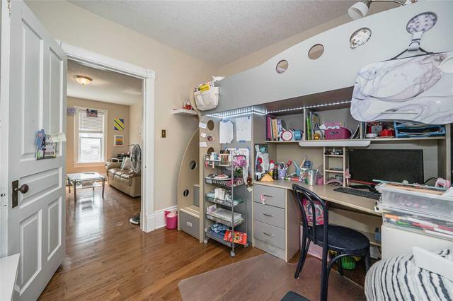 289 Ahrens St W, House detached with 4 bedrooms, 2 bathrooms and 6 parking in Kitchener ON | Image 5