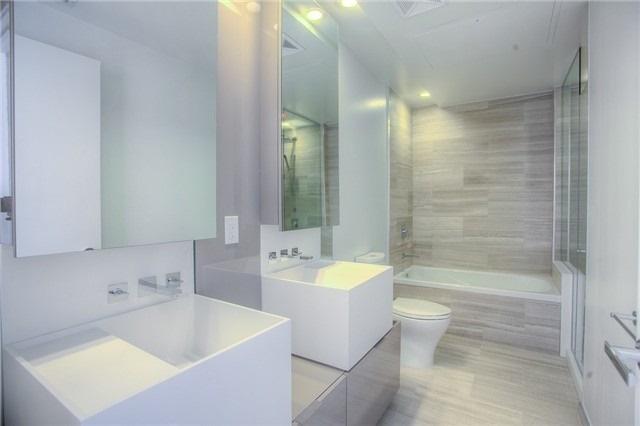 515 - 1 Bloor St E, Condo with 2 bedrooms, 3 bathrooms and 2 parking in Toronto ON | Image 11