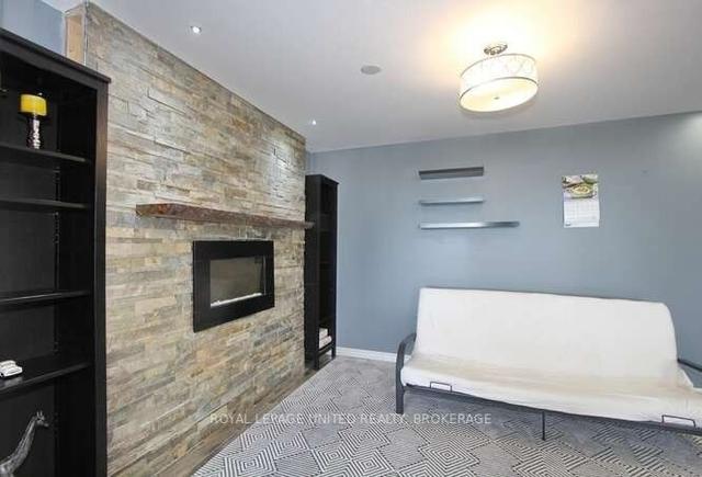 1407 - 100 County Crt, Condo with 2 bedrooms, 2 bathrooms and 1 parking in Brampton ON | Image 9