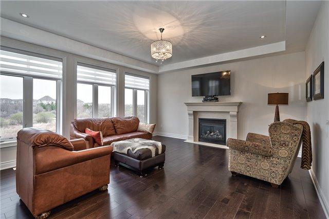 2439 Chateau Common, House attached with 3 bedrooms, 3 bathrooms and 2 parking in Oakville ON | Image 9
