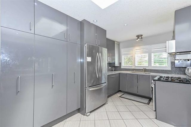 1 Torch Lane, House detached with 4 bedrooms, 3 bathrooms and 10 parking in Guelph ON | Image 6