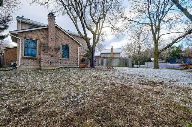 9 Eves Crt, House detached with 3 bedrooms, 3 bathrooms and 6 parking in Newmarket ON | Image 23