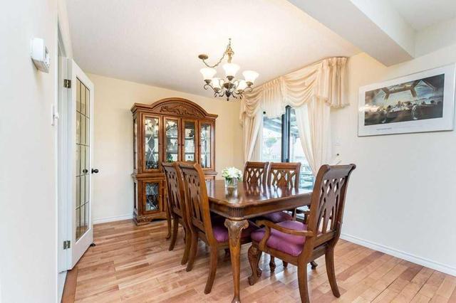 36 Colchester Ave, House detached with 3 bedrooms, 3 bathrooms and 2 parking in Brampton ON | Image 8