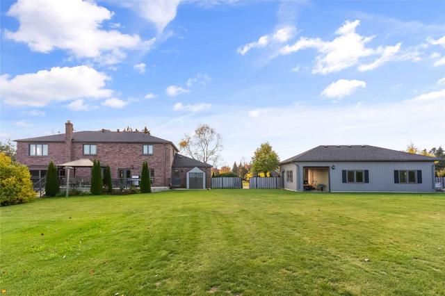 70 Ridge Top Crt, House detached with 4 bedrooms, 5 bathrooms and 20 parking in Oshawa ON | Image 33