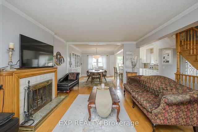 497 Donlands Ave, House detached with 3 bedrooms, 2 bathrooms and 3 parking in Toronto ON | Image 40