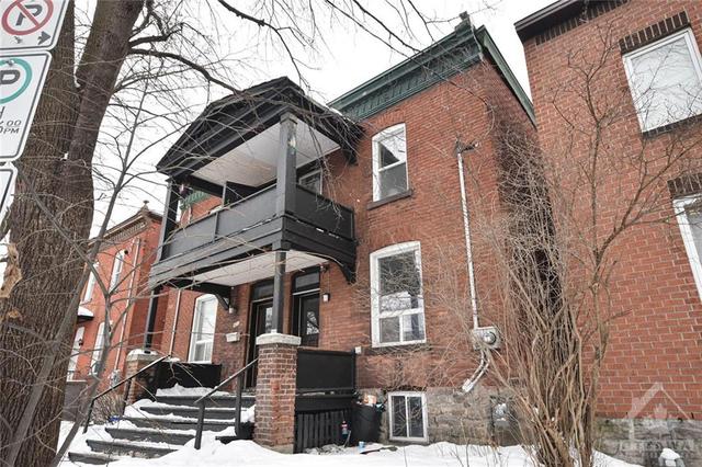418 Nelson Street S, Home with 4 bedrooms, 2 bathrooms and 2 parking in Ottawa ON | Image 2