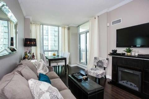 2611 - 3525 Kariya Dr, Condo with 2 bedrooms, 1 bathrooms and 1 parking in Mississauga ON | Image 4