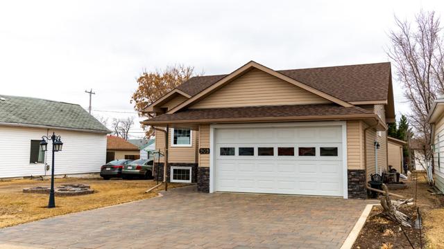 909 8 Avenue, House detached with 4 bedrooms, 3 bathrooms and 6 parking in Wainwright AB | Image 34