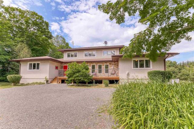 13640 Highway 41, House detached with 6 bedrooms, 3 bathrooms and 13 parking in Addington Highlands ON | Image 1