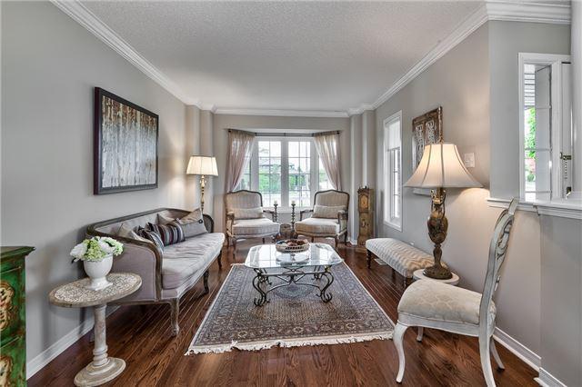 2439 Postmaster Dr, House attached with 4 bedrooms, 4 bathrooms and 3 parking in Oakville ON | Image 2