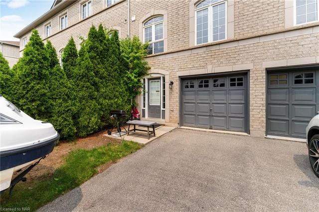 2306 Sutton Drive, House attached with 3 bedrooms, 2 bathrooms and 3 parking in Burlington ON | Image 24