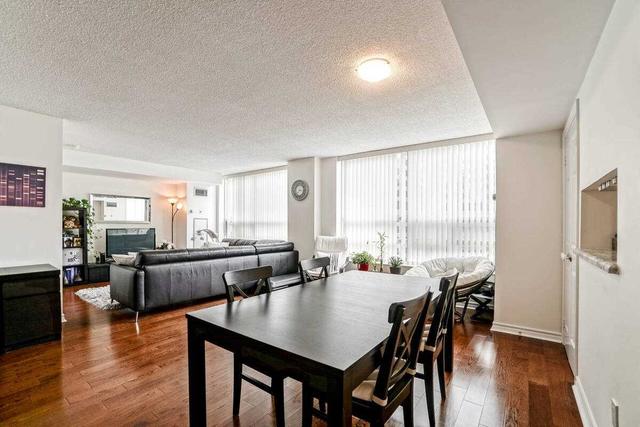 1904 - 71 Simcoe St, Condo with 1 bedrooms, 1 bathrooms and 1 parking in Toronto ON | Image 3