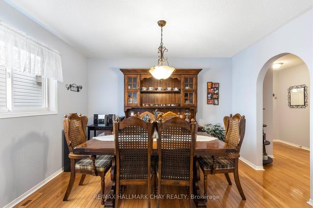 42 Assiniboine Dr, House detached with 3 bedrooms, 2 bathrooms and 5 parking in Barrie ON | Image 24