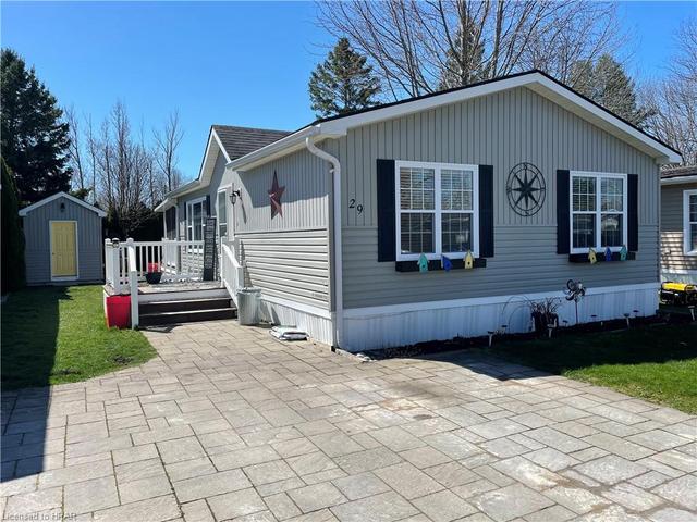 77307 (29 rowan rd) Bluewater Hwy 21, House detached with 2 bedrooms, 1 bathrooms and 2 parking in Central Huron ON | Image 1