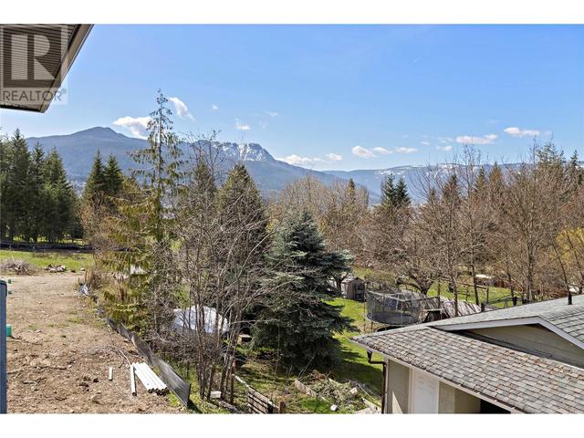 2991 27 Street Ne, House detached with 6 bedrooms, 3 bathrooms and 2 parking in Salmon Arm BC | Image 16