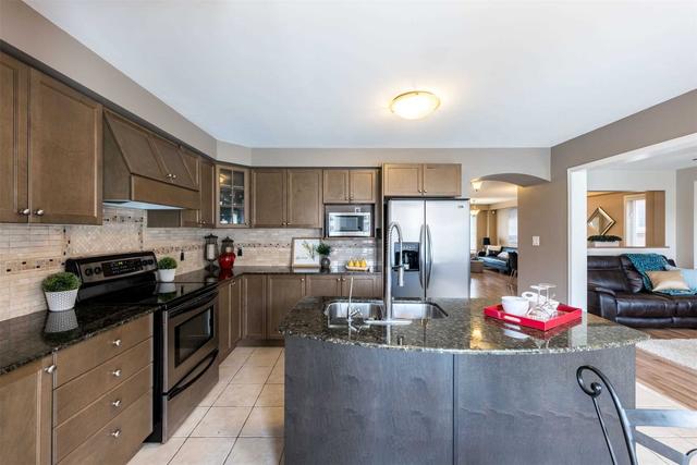 93 Aishford Rd, House detached with 3 bedrooms, 3 bathrooms and 3 parking in Bradford West Gwillimbury ON | Image 27