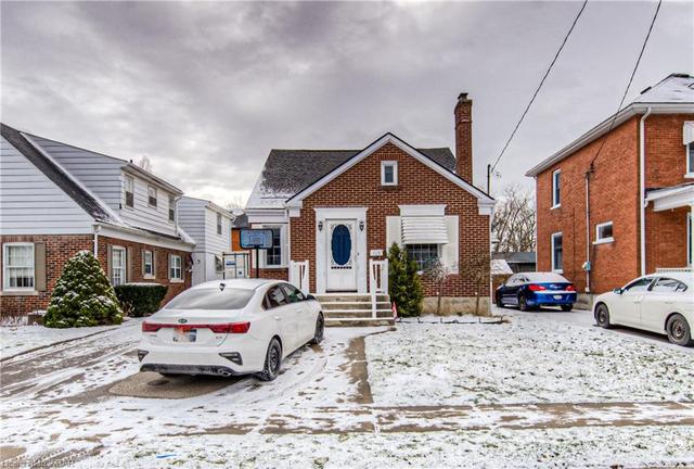 513 Waterloo Street S, House detached with 4 bedrooms, 2 bathrooms and 3 parking in Cambridge ON | Image 1