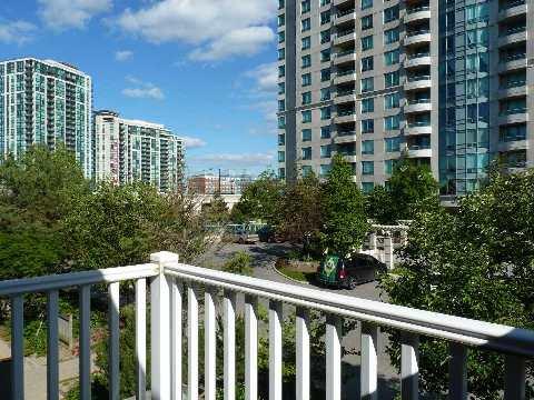 th#71a - 61 Town Centre Crt, Townhouse with 2 bedrooms, 1 bathrooms and 1 parking in Toronto ON | Image 8