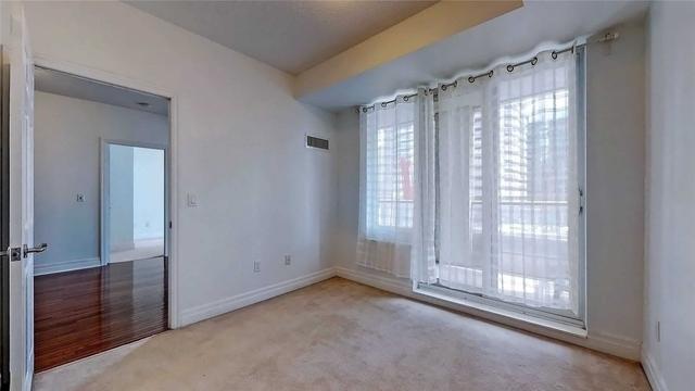 1205 - 35 Balmuto St, Condo with 2 bedrooms, 2 bathrooms and 1 parking in Toronto ON | Image 5