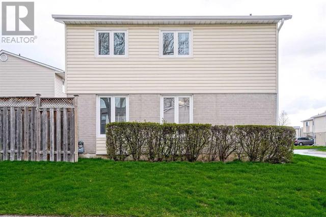 5 Holmcrest Crt, House detached with 3 bedrooms, 2 bathrooms and 2 parking in Brampton ON | Image 5