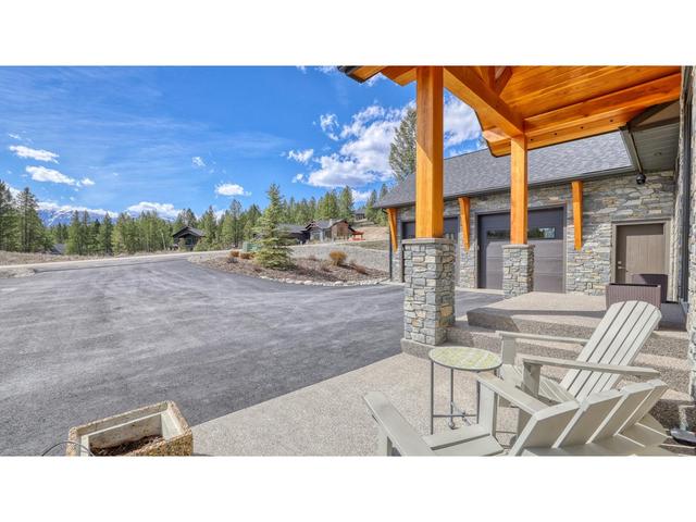 886 Copper Ridge Lane, House detached with 4 bedrooms, 3 bathrooms and 9 parking in East Kootenay F BC | Image 2