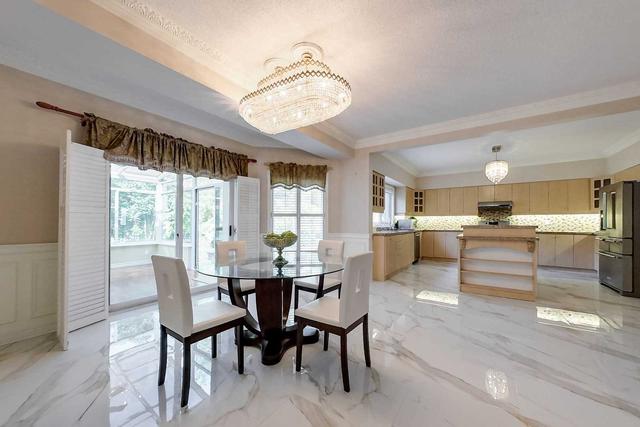 5403 Roanoke Crt, House detached with 6 bedrooms, 4 bathrooms and 12 parking in Mississauga ON | Image 6