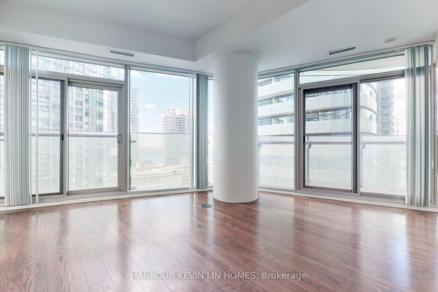 1205 - 14 York St, Condo with 2 bedrooms, 2 bathrooms and 1 parking in Toronto ON | Image 5