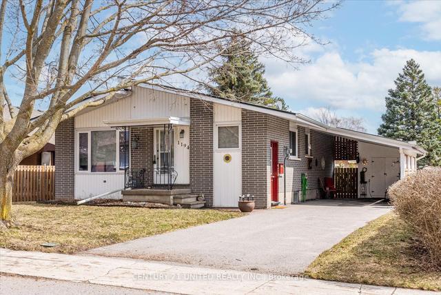 1194 Milburn St, House detached with 3 bedrooms, 2 bathrooms and 3 parking in Peterborough ON | Image 1