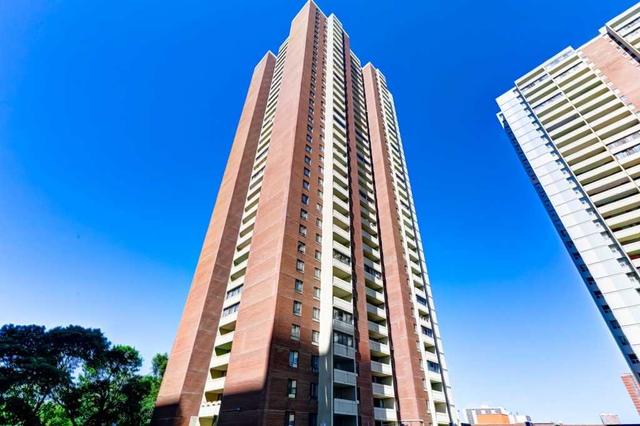 1807 - 3 Massey Sq, Condo with 2 bedrooms, 1 bathrooms and 0 parking in Toronto ON | Image 1