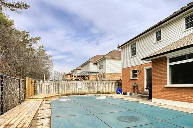 357 Elmwood Crt, House detached with 3 bedrooms, 3 bathrooms and 4 parking in Oshawa ON | Image 26