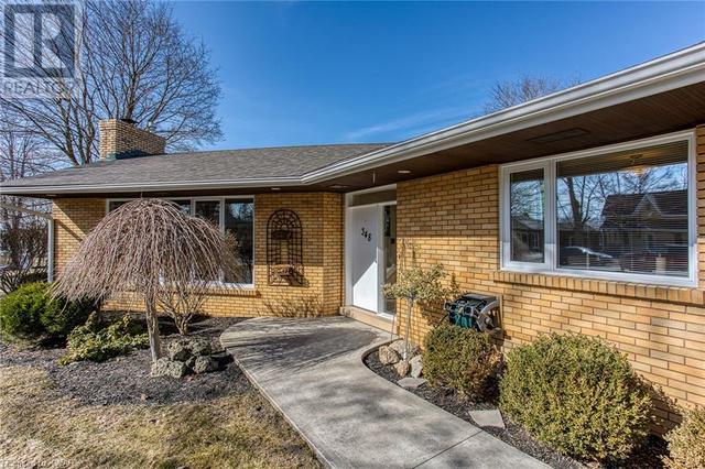 348 Fergus Street N, House detached with 3 bedrooms, 3 bathrooms and 6 parking in Wellington North ON | Image 3