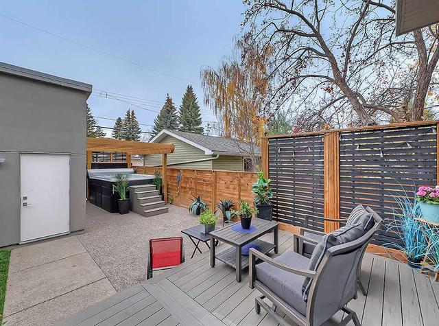 531 36 Street Sw, House detached with 5 bedrooms, 3 bathrooms and 4 parking in Calgary AB | Image 41