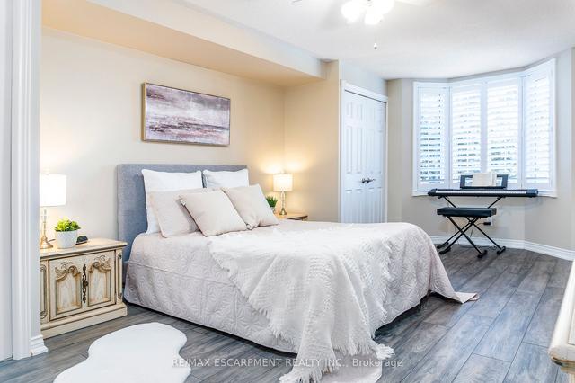 308 - 970 Golf Links Rd, Condo with 2 bedrooms, 2 bathrooms and 1 parking in Hamilton ON | Image 8