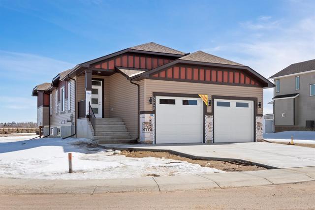 4240 Bauman Way, House detached with 2 bedrooms, 2 bathrooms and 4 parking in Innisfail AB | Image 2
