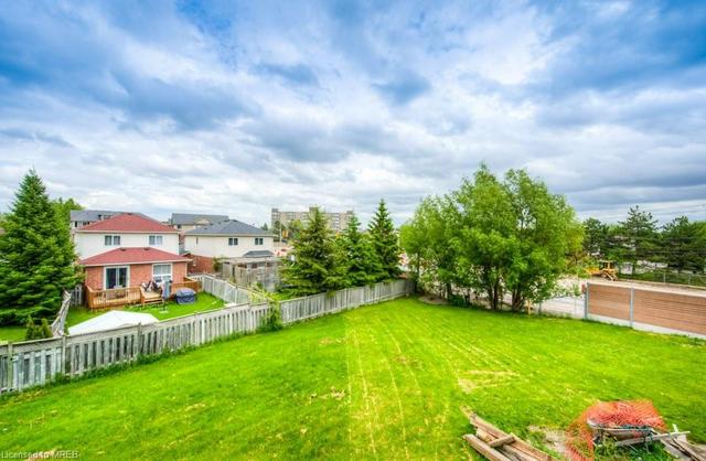 28 Golden Terrace Court, House semidetached with 4 bedrooms, 3 bathrooms and 5 parking in Kitchener ON | Image 18