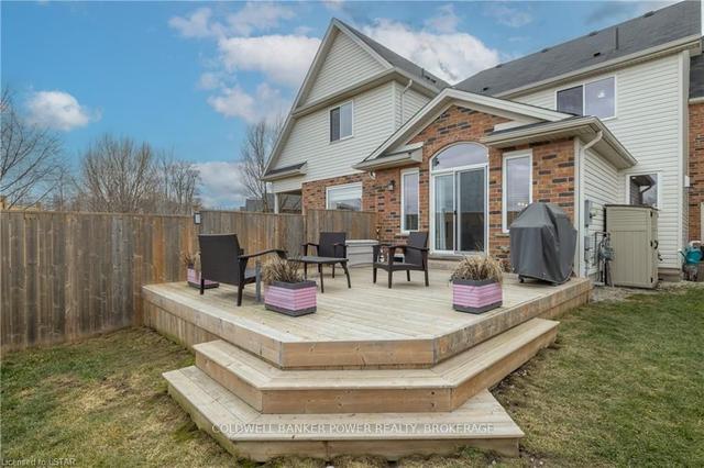 871 Silverfox Cres, House attached with 3 bedrooms, 3 bathrooms and 3 parking in London ON | Image 30