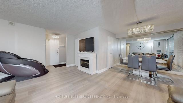 612 - 120 Dundalk Dr, Condo with 2 bedrooms, 1 bathrooms and 1 parking in Toronto ON | Image 3