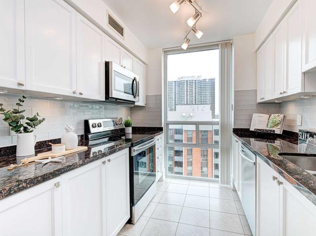 1503 - 7 Michael Power Pl, Condo with 2 bedrooms, 2 bathrooms and 1 parking in Toronto ON | Image 8