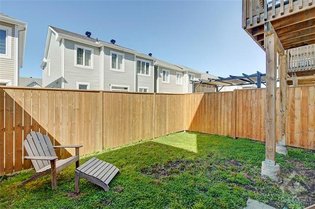 432 Meadowbreeze Drive, Townhouse with 4 bedrooms, 3 bathrooms and 2 parking in Ottawa ON | Image 25