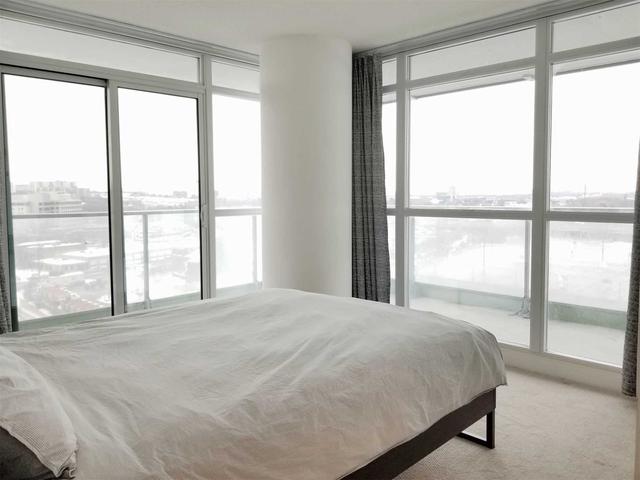 1011 - 29 Singer Crt, Condo with 2 bedrooms, 2 bathrooms and 1 parking in Toronto ON | Image 26