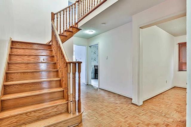 16 Myrna Lane, House detached with 4 bedrooms, 4 bathrooms and 6 parking in Toronto ON | Image 6