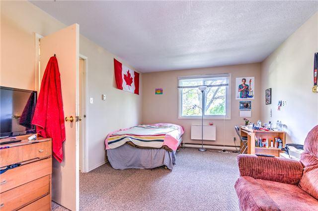 330 Scottsdale Dr, Townhouse with 3 bedrooms, 2 bathrooms and 1 parking in Guelph ON | Image 7