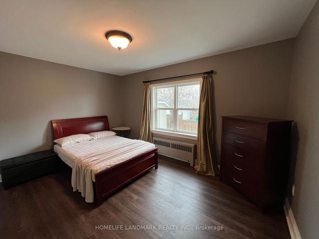 189 Westdale Ave, House detached with 2 bedrooms, 2 bathrooms and 4 parking in Kingston ON | Image 2