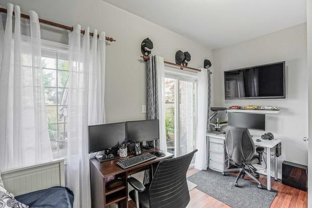5 Piggot Mews, House attached with 3 bedrooms, 2 bathrooms and 1 parking in Toronto ON | Image 27
