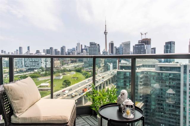 2111 - 231 Fort York Blvd, Condo with 2 bedrooms, 2 bathrooms and 1 parking in Toronto ON | Image 4