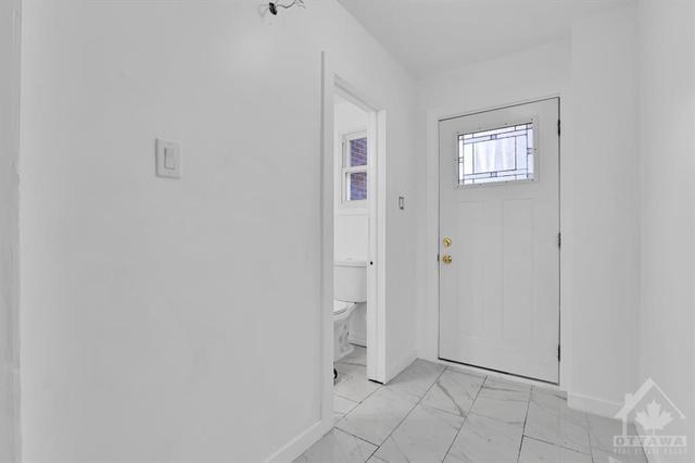 10 The Rockery Private, Townhouse with 4 bedrooms, 2 bathrooms and 2 parking in Ottawa ON | Image 3