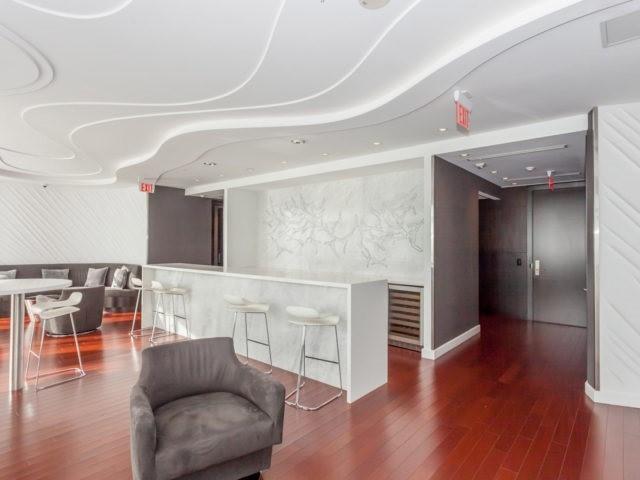 Lph10 - 80 Absolute Ave, Condo with 1 bedrooms, 2 bathrooms and 1 parking in Mississauga ON | Image 17