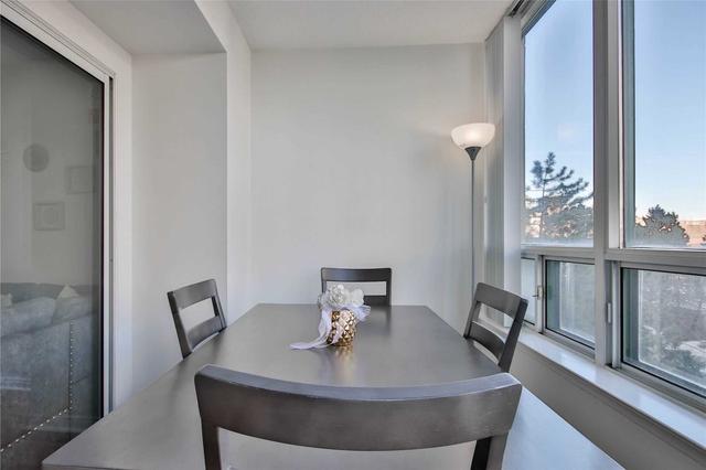 416 - 135 Hillcrest Ave, Condo with 2 bedrooms, 1 bathrooms and 1 parking in Mississauga ON | Image 4