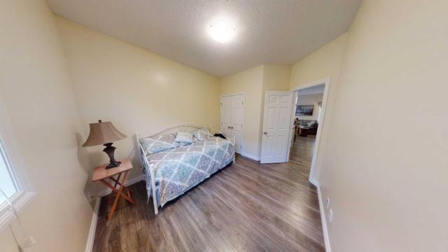B - 8118 112 Street, House other with 3 bedrooms, 2 bathrooms and null parking in Grande Prairie AB | Image 8